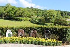 贝斯特幼型艺术雕塑葬：让性命以美学姿势归于天然